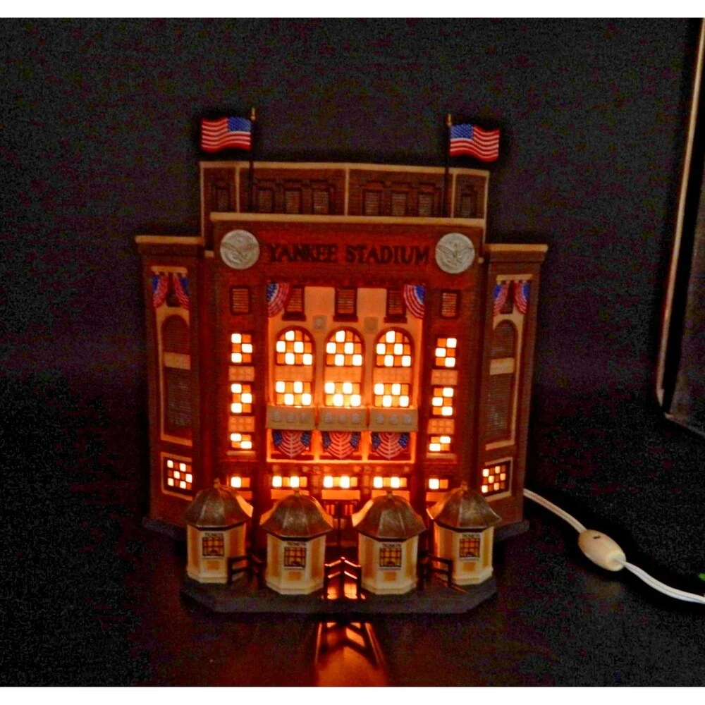 Dept 56 New York Yankee Stadium Collectible Ceramic House Illuminated